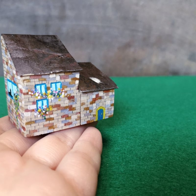 木でできた小さなレンガのお家 | uoji's STORE