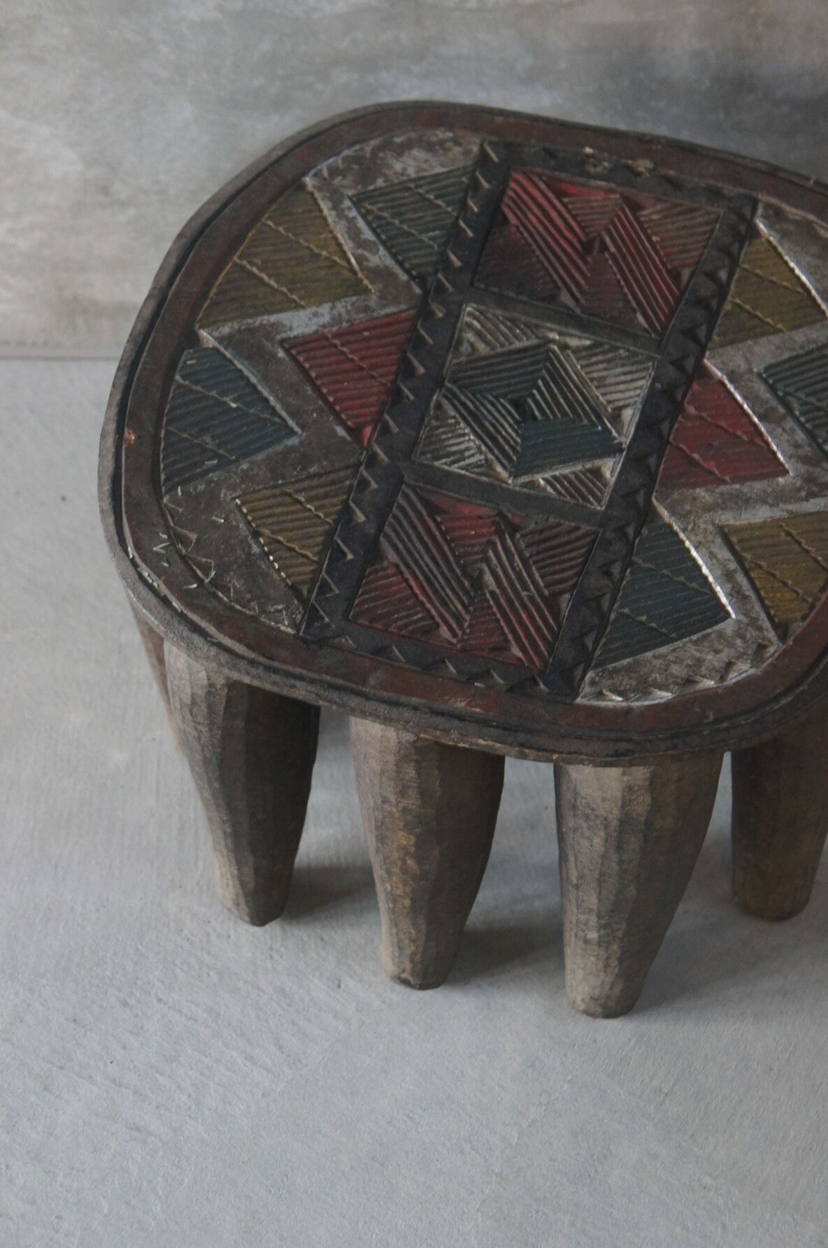 アフリカ ヌペ族 八本足のスツール 椅子-