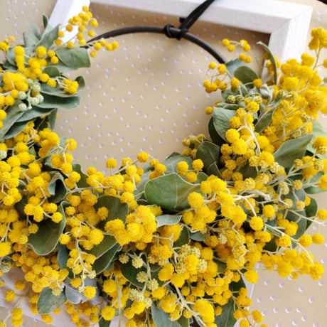真珠葉ミモザのhalf wreath