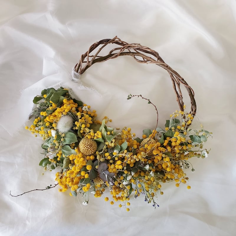 Spring 春　アオモジとユキヤナギのハーフリース　23〜33cm ミモザと雪柳の春待ちwreath | suminoniwa