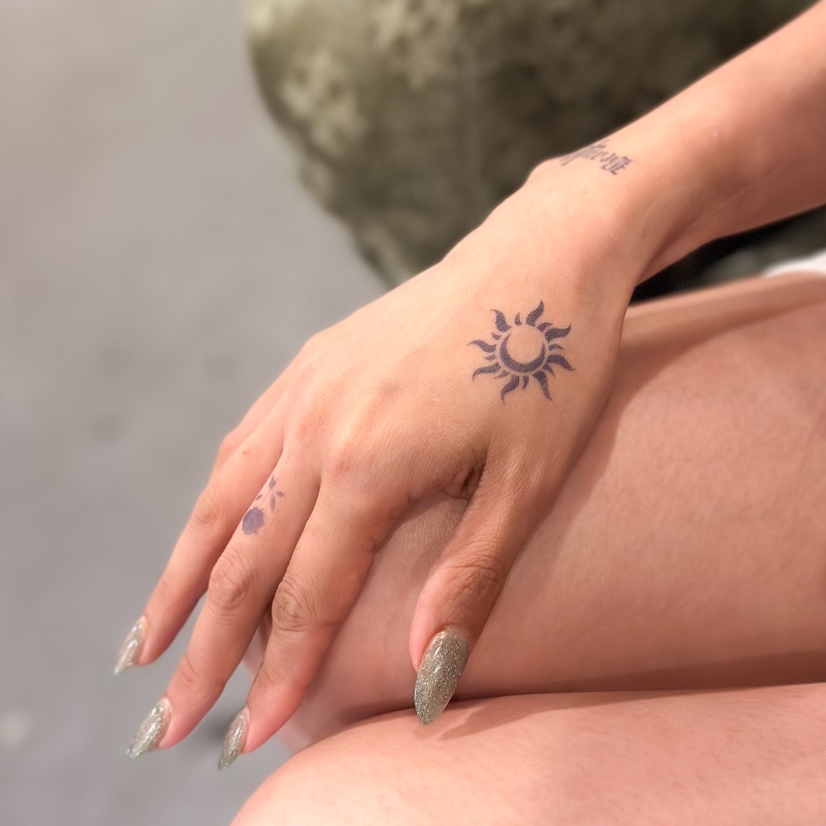 太陽と月ほか Amazon.co.jp : ビンテージ燃える太陽と月のネオンサインライト