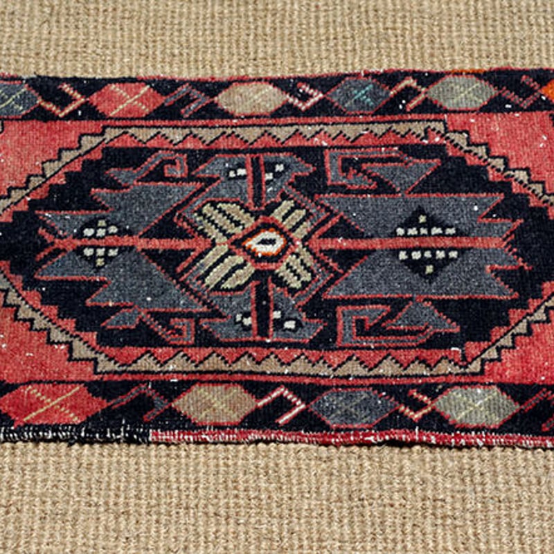 グランピエ ラグ 刺繍