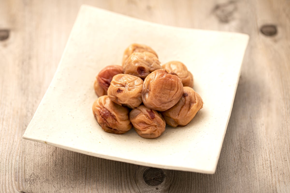 竹・300g 】 塩分約15％ 土と水にこだわった山森農園の梅干し 「魔法