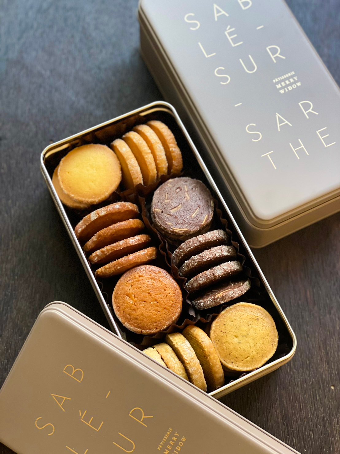 Origine 定番のクッキー缶 | pâtisserie Merry Widow ＆ MW,