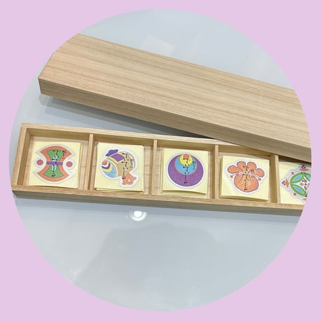厄除け七色で作った〝宝尽くし〟の千社札【５つチョイス！】（桐箱入り）50枚ずつ250枚