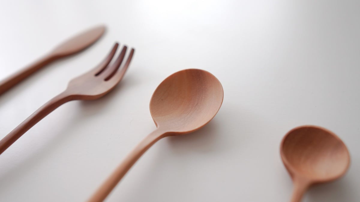 新品　SAJI　サジ　天然木　カトラリーセット　4種類　合計16本 新品 SAJI サジ 天然木 カトラリーセット 4種類 合計16本