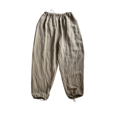 LLテーパードパンツ　裾ゴム入り