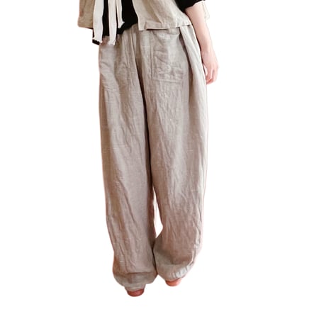 LLテーパードパンツ　裾ゴム入り