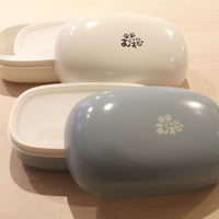 カフェむすび　オリジナル　おむすび型お弁当箱（ホワイト）