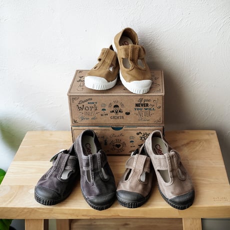 ☆Cienta / T-STRAP SHOES - BEIGE ムラ染め【ブラックソール】(77N 777) 12.5~17cm