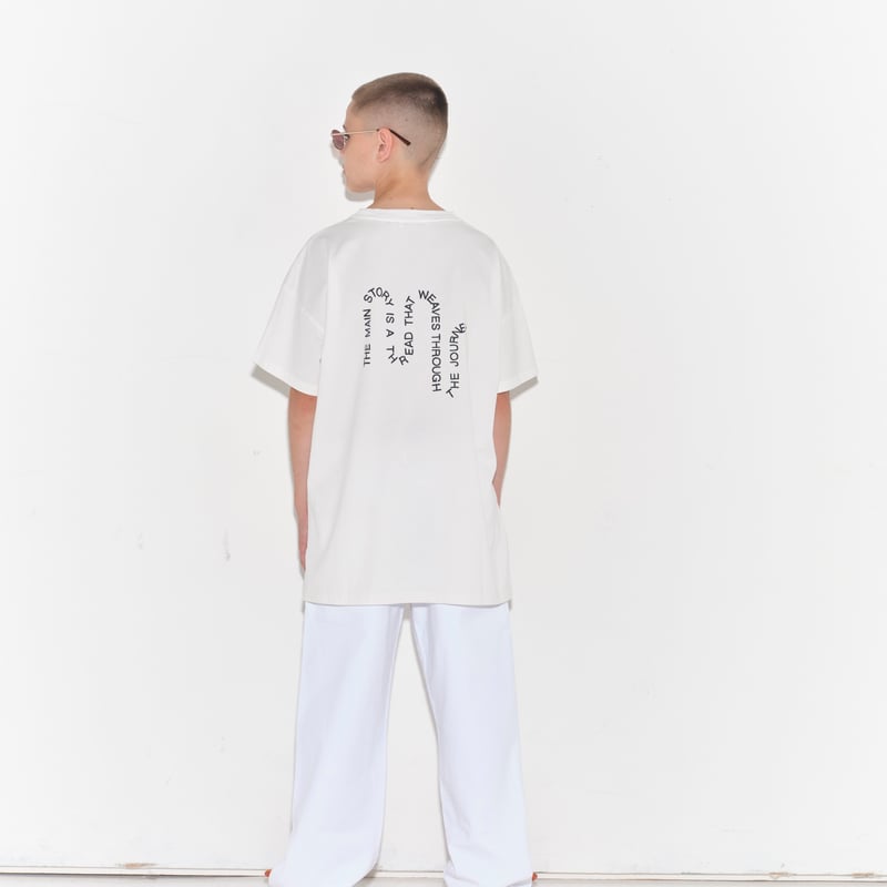 main story / Oversized Tee - Blanc 10y | calme