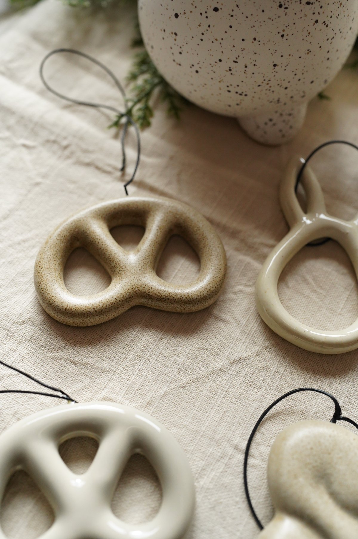 DBKD / Hanging Pretzel - beige | calme closet