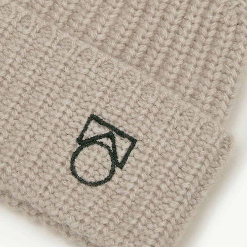 美品 main story Beanie Oat M/L main story / Beanie - Oat | calme closet