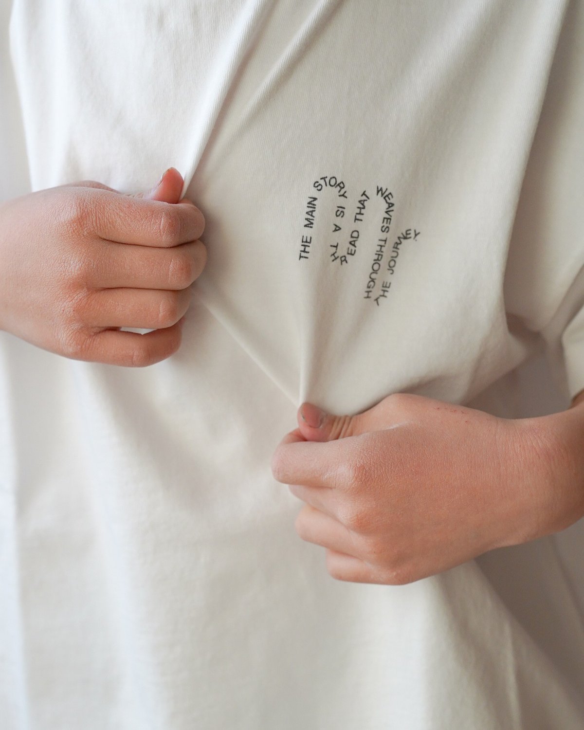 main story / Oversized Tee - Blanc 10y | calme