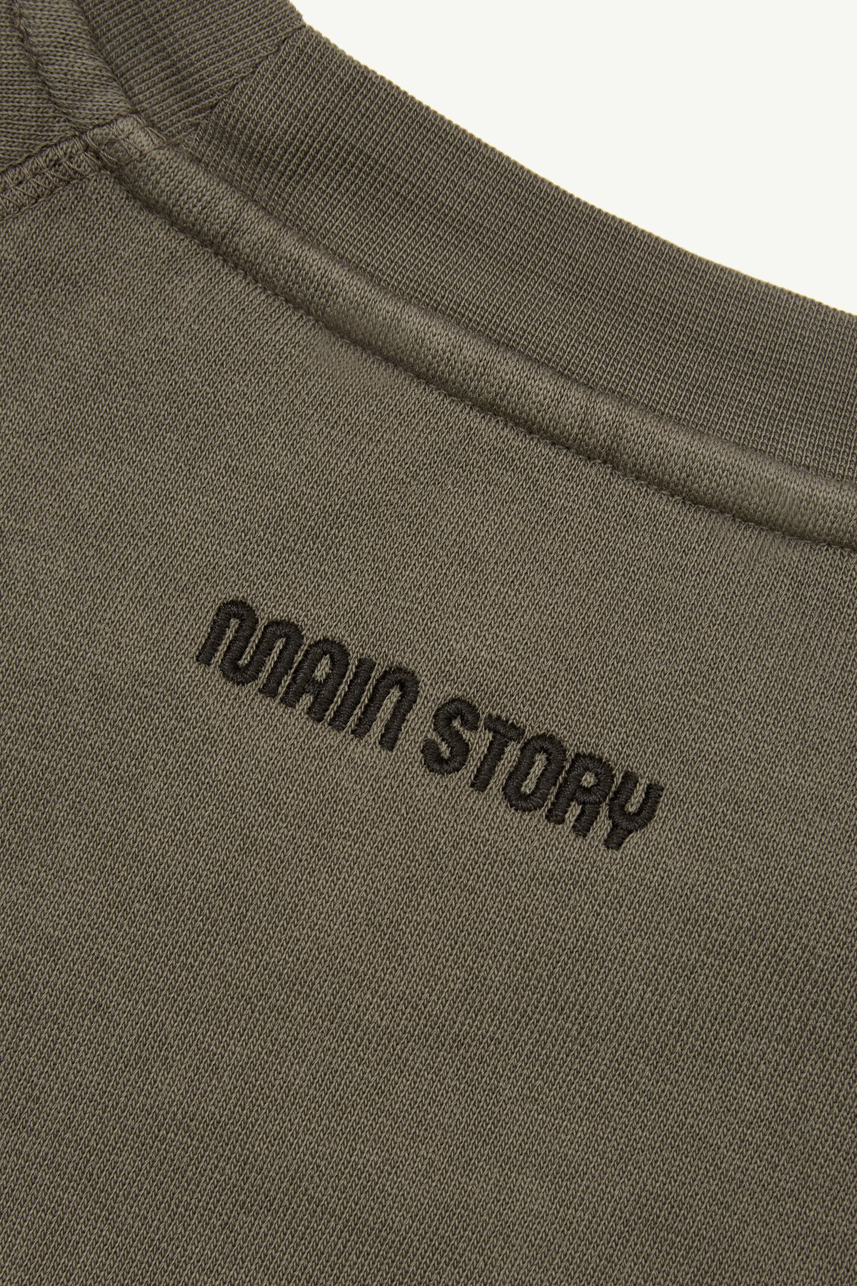 main story / Tank - Falcon 10y | calme closet