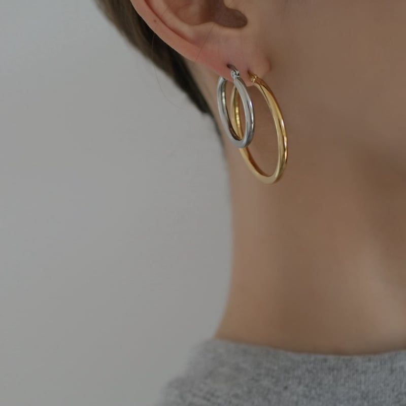 【専用】ゴールド フープピアス 約3cm ステンレス3cmフープピアス | LAROIS