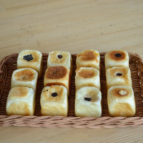 讃岐うどんを練り込んだうどんパン | こばこパン「麦セット」12種入【冷凍】うどんベーカリー空麦