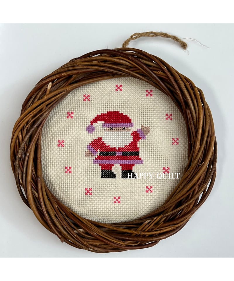 512.【キット】リースのクロスステッチサンタ | 「ハッピーキルト」