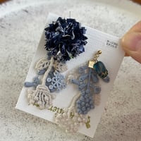 エコたまコサージュイヤーアクセサリー　ネイビー