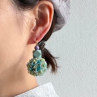 エコたま3連ピアス&イヤリング　アイボリー×ブルーエコたま