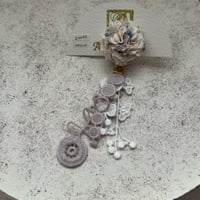 エコたま×レースのタッセル　片耳イヤリング　ホワイト