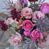 【記念日・誕生日・ギフト・ご自分への癒しに】季節のお花のブーケL（生花）