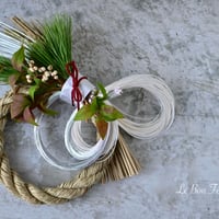 飾り方自由【生花使用のシンプルしめ縄飾り 】