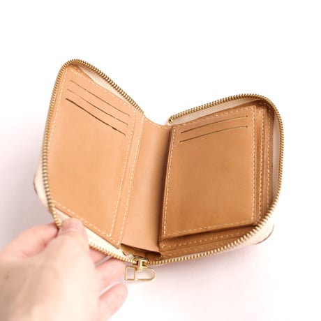本革　ミニマルなUジップ財布　ヌメ革　ベージュ