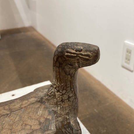 林湜和の木彫作品「気配」