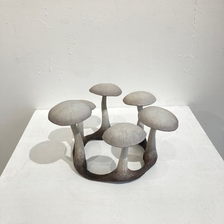 六頭茸／ 諫山一也