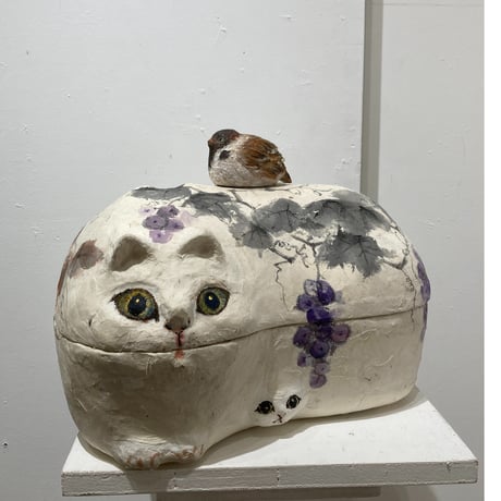 林湜和の張り子作品「山ぶどう」