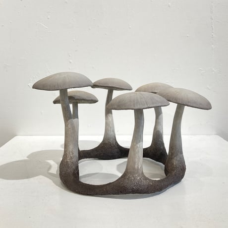六頭茸／ 諫山一也