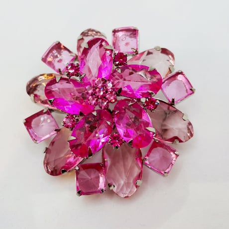 フランス製プラスチックフラワーブローチ 35191-50-802