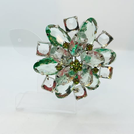 フランス製プラスチックフラワーブローチ 35191-50-802