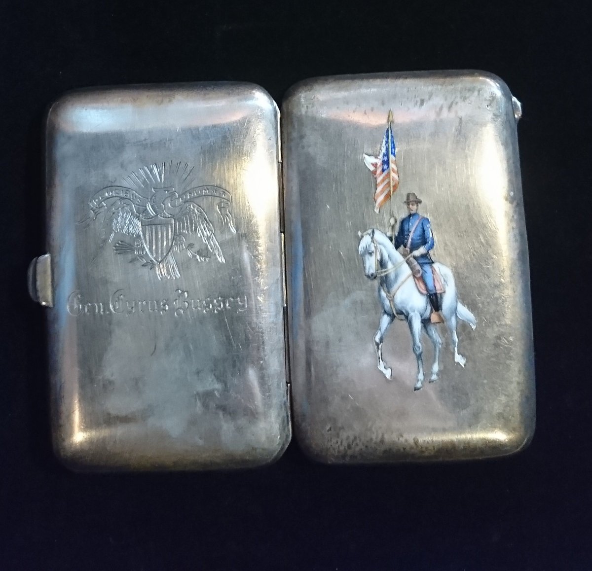 ☆アメリカ軍＊CBI＊銀張り製＊総彫りシガレットケース（実物