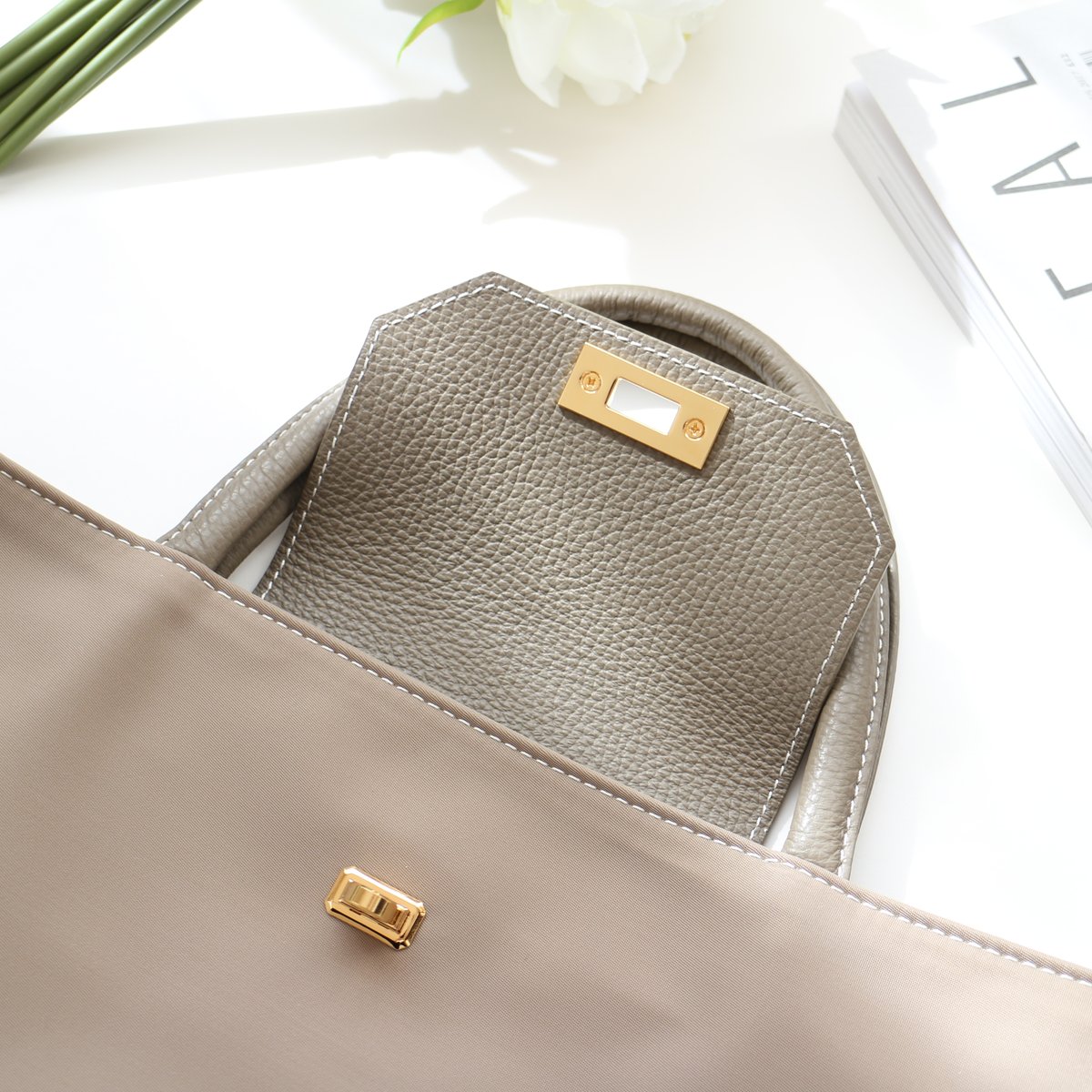 𝑟𝑖𝑐ℎ𝑒𝑠𝑠𝑒トートM】 グレージュ×ゴールド金具 | CHARME