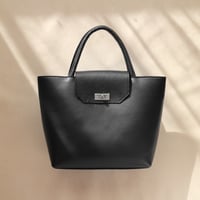 【 𝑟𝑖𝑐ℎ𝑒𝑠𝑠𝑒レザートートS】  ブラック×シルバー金具