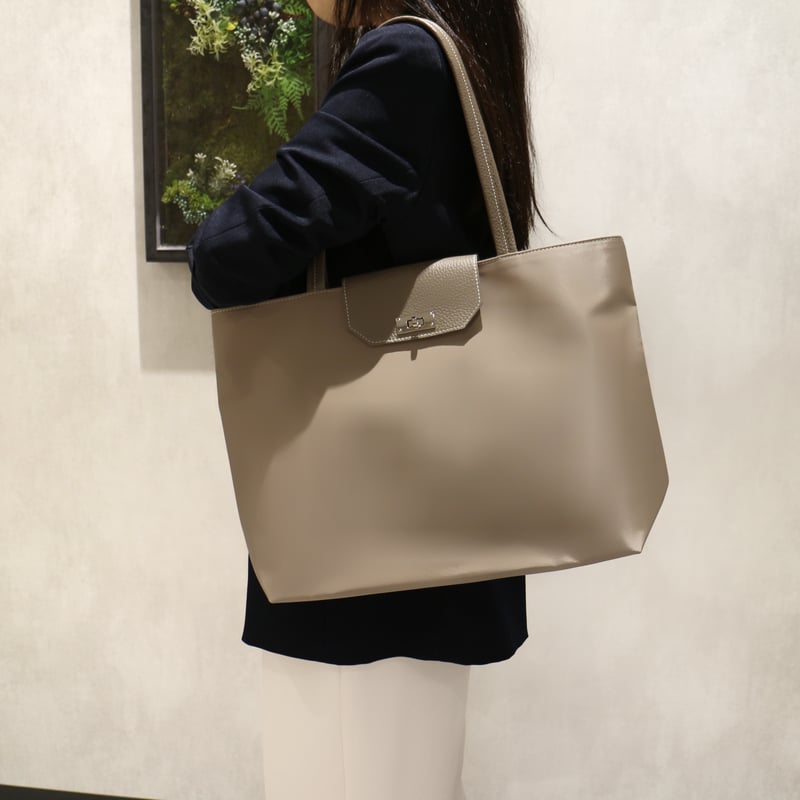 𝑟𝑖𝑐ℎ𝑒𝑠𝑠𝑒トートL】 グレージュ×シルバー金具 | CHARME 