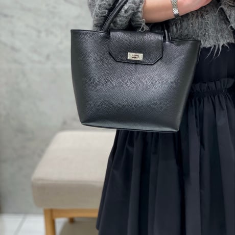 【 𝑟𝑖𝑐ℎ𝑒𝑠𝑠𝑒レザートートS】  ブラック×シルバー金具