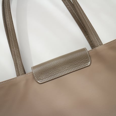【 𝑟𝑖𝑐ℎ𝑒𝑠𝑠𝑒トートL】  グレージュ×ゴールド金具