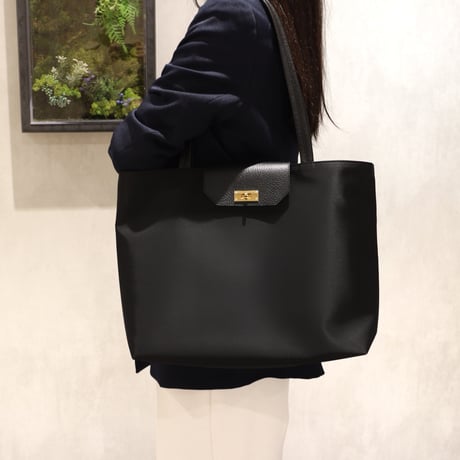 【 𝑟𝑖𝑐ℎ𝑒𝑠𝑠𝑒トートL】  ブラック×ゴールド金具