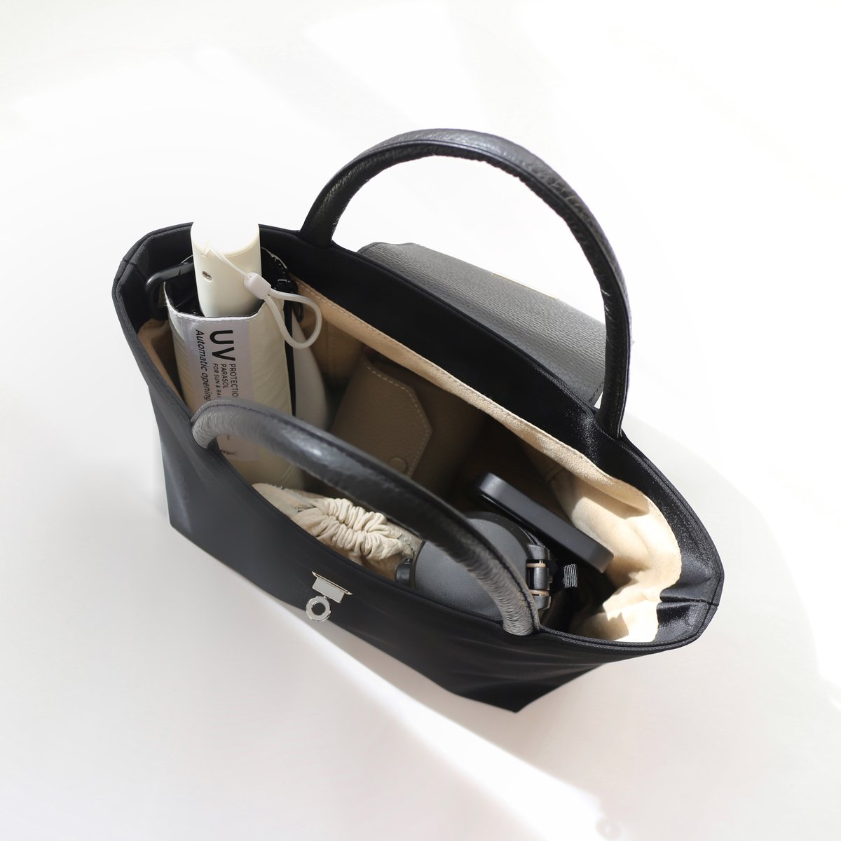 𝑟𝑖𝑐ℎ𝑒𝑠𝑠𝑒トートS】 ブラック×シルバー金具 | CHARME