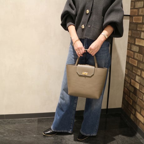 【 𝑟𝑖𝑐ℎ𝑒𝑠𝑠𝑒レザートートS】  エトープ×ゴールド金具