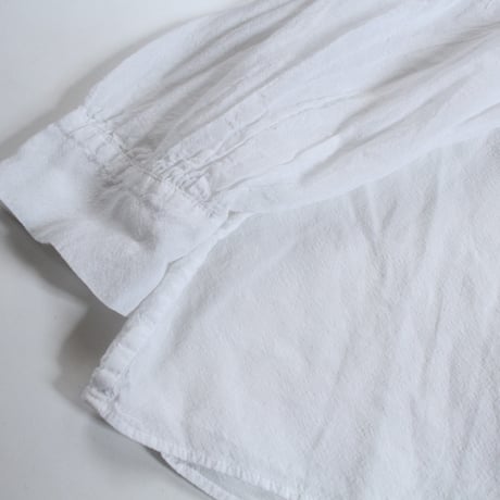 Veritecoeur / LTD-187   フリルブラウス ANTIQUE WHITE