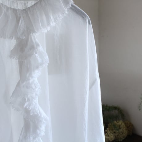 Veritecoeur / LTD-187   フリルブラウス ANTIQUE WHITE