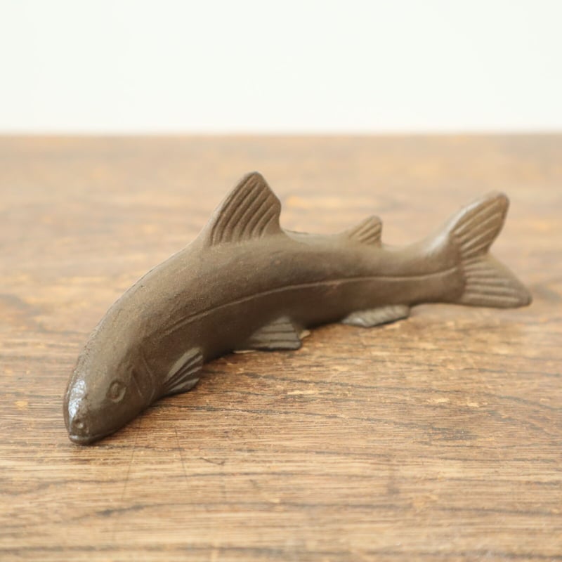 A048【文鎮】栗崎 天明鋳物 魚 | 書道具の店 KOKIHI.