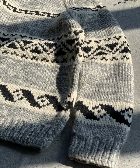 COWICHAN SWEATER GRAY