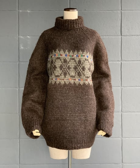 ECUADOR TURTLE NECK KNIT