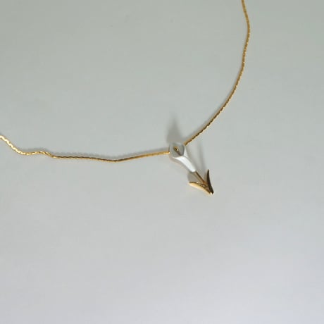 ピアス＆ペンダント カラー 水芭蕉 フラワー ペンダント ネックレス  Trifari トリファリ  TRIFARI アンティーク　SNT00034ET00029