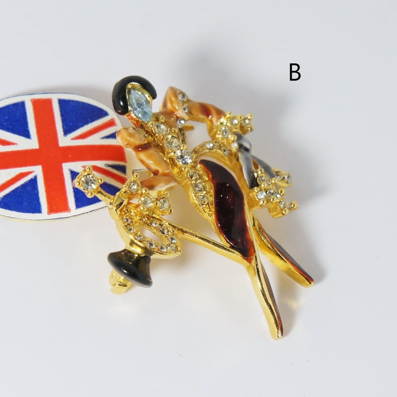 ゴージャス ラインストーン 貴族 フィギュア ブローチ ヴィンテージ